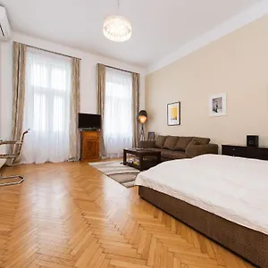 https://rosa-linde-comfort-bb.vienna-besthotels.com