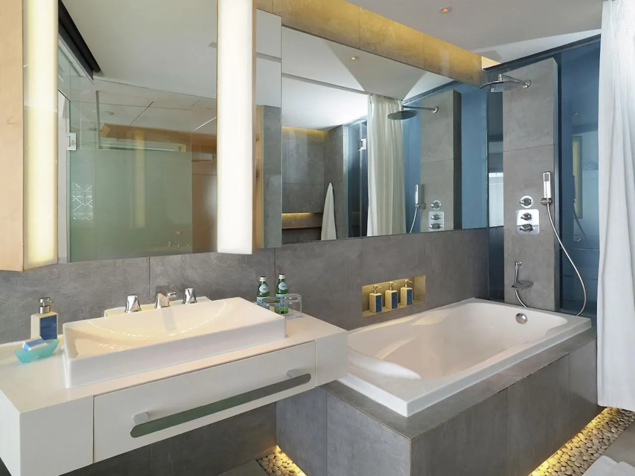 Ize Seminyak By Lifestyleretreats Hotel 4*,  Indonésia